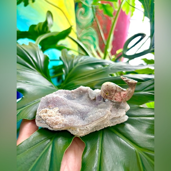 Whale carving on Amethyst flower - Picture 8 of 8